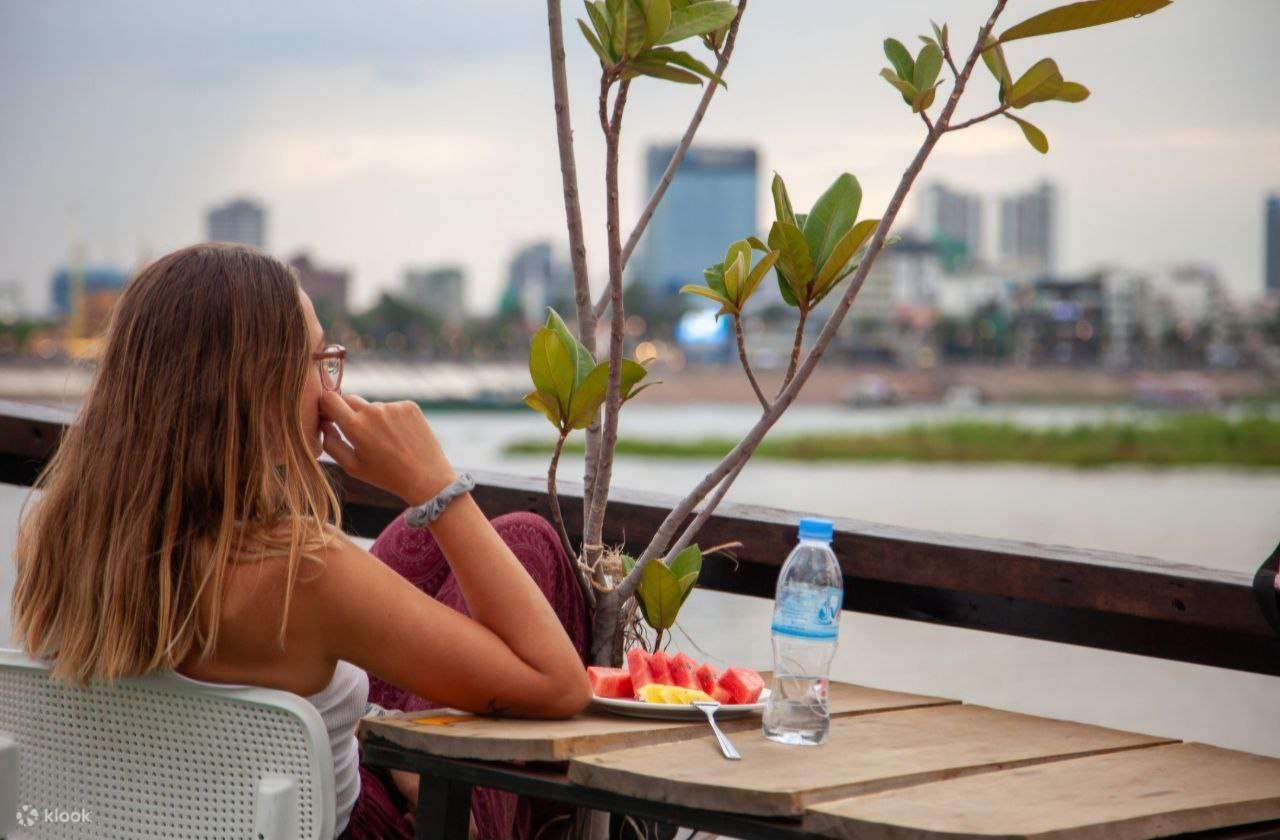 金边日落巡游之旅，享无限量啤酒和软饮