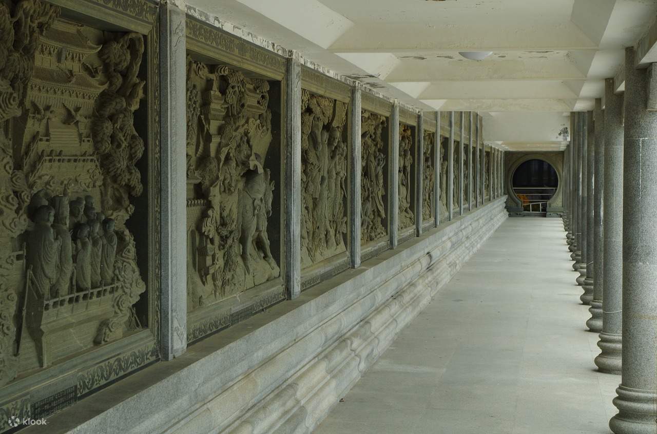 來此處景點，在欣賞風景的同時還可以學習歷史悠久的佛教文化