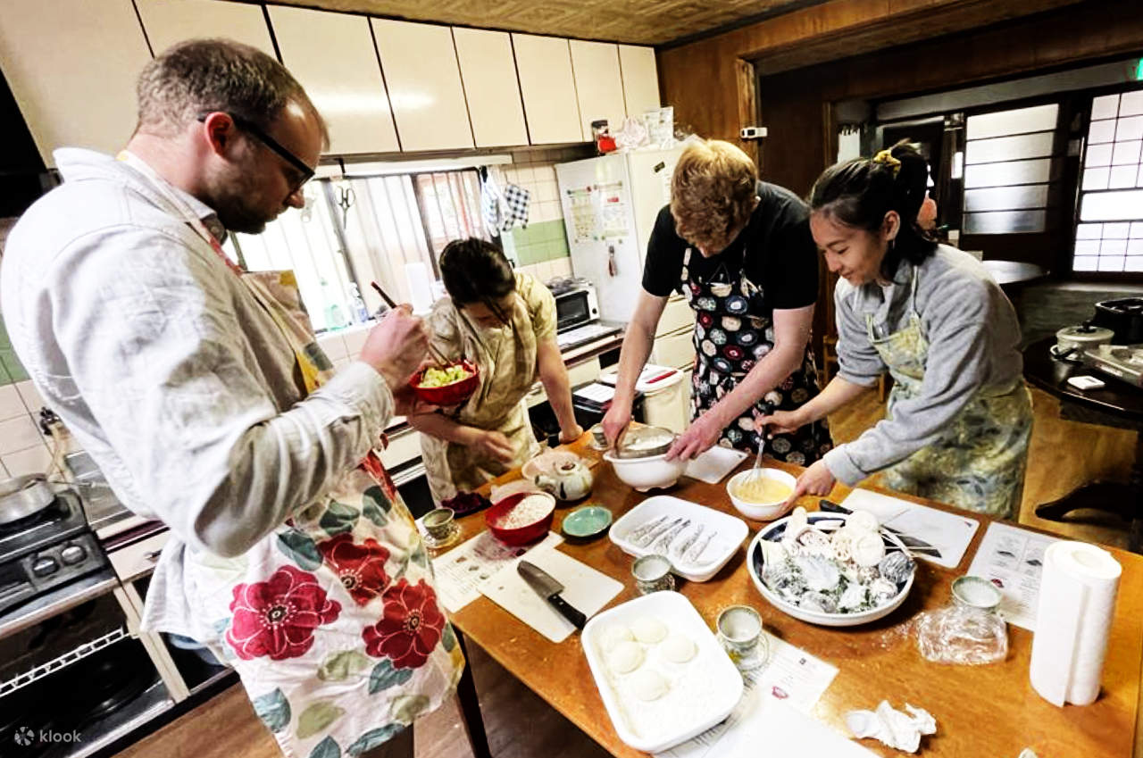 2 Half Hr Join In Osaka Class by Cooking Class of Crispy Tempura ...