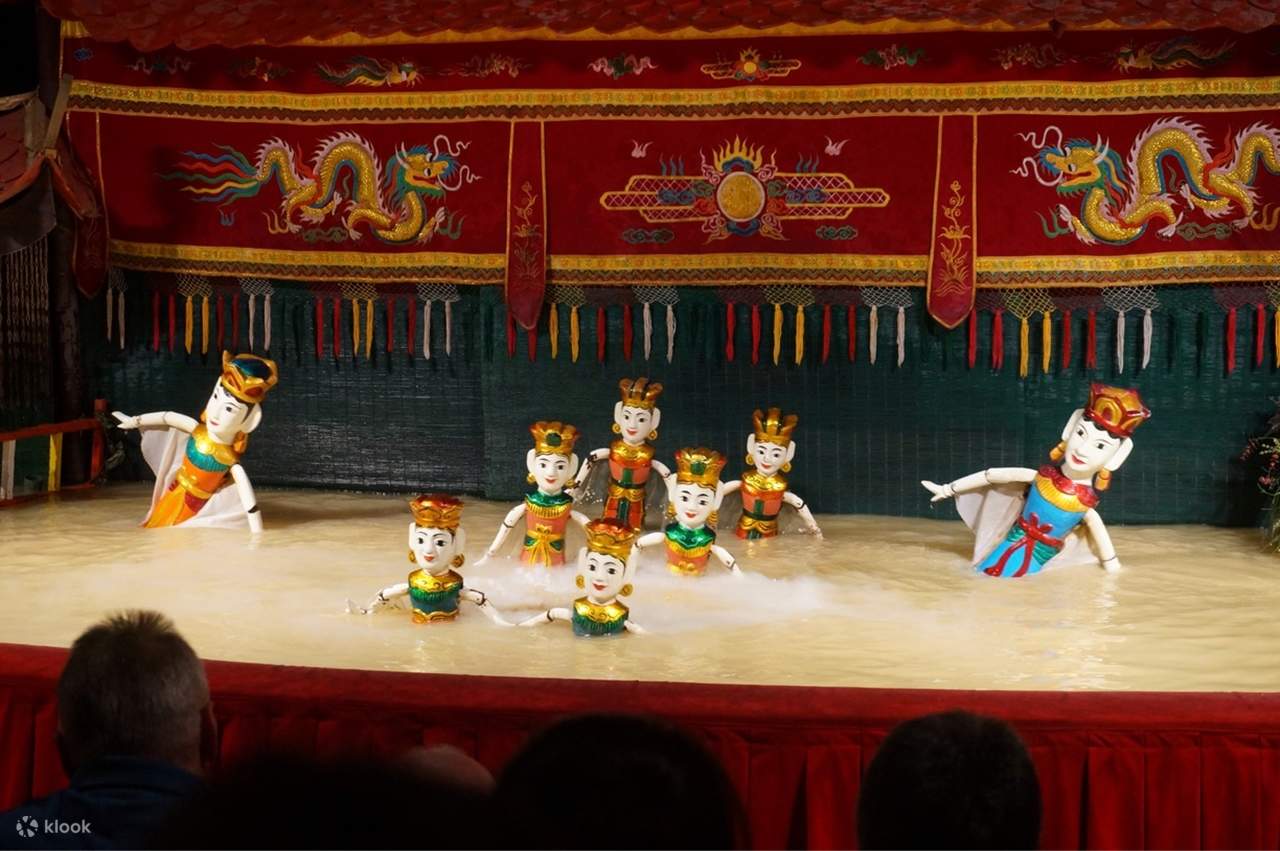 โรงละครหุ่นน้ำโกลเด้นดราก้อน (Golden Dragon Water Puppet Theater)