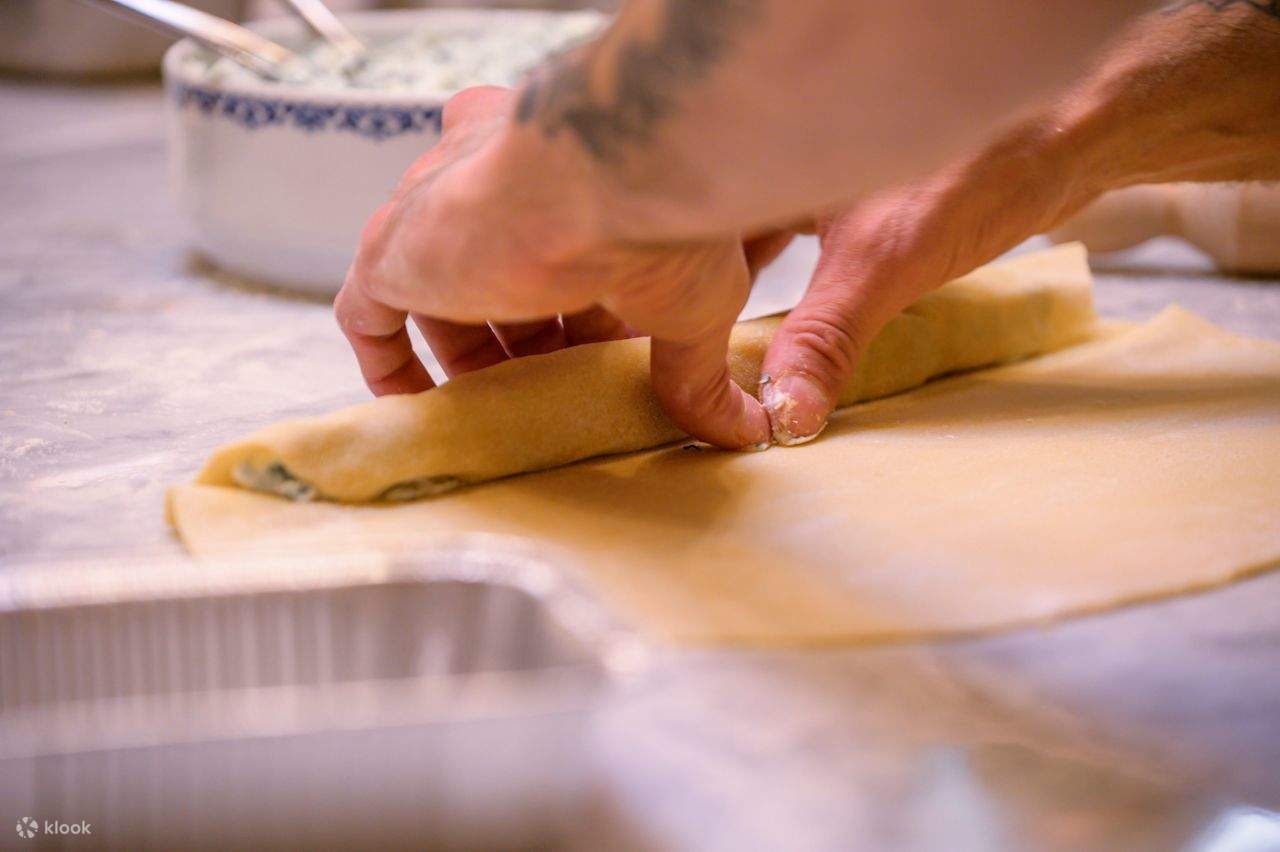 Corso di cucina semi-privato con vino illimitato 