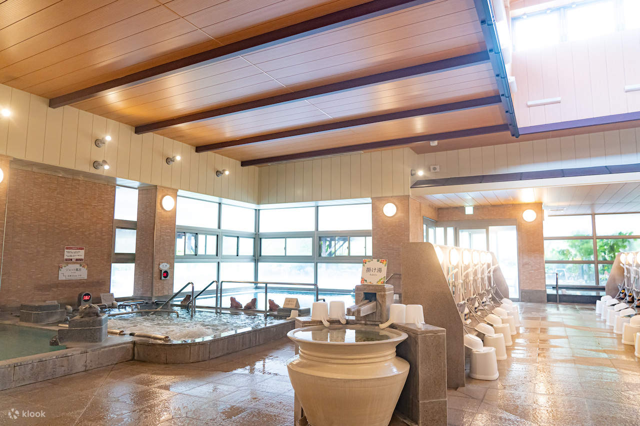 Natürliche heiße Quelle Nami no Yu