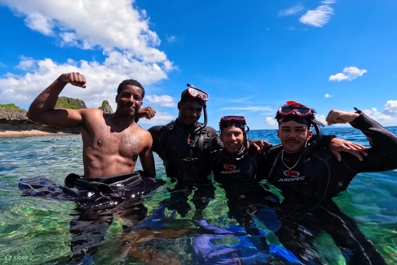 日本冲绳|100%保证青之洞窟行程！GoPro拍摄＆免费水下喂食