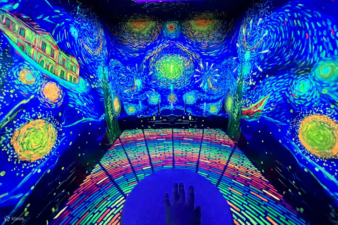 梵高星空艺术馆(青岛万达广场店)
