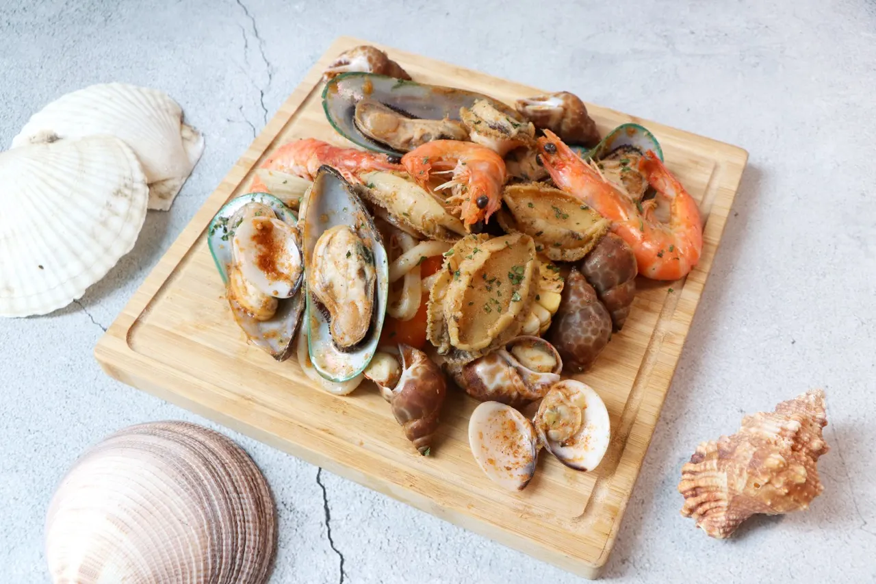 北角海逸酒店 Harbour Plaza North Point｜绿怡咖啡厅 Greens Café｜自助早午餐、自助晚餐、下午茶及套餐