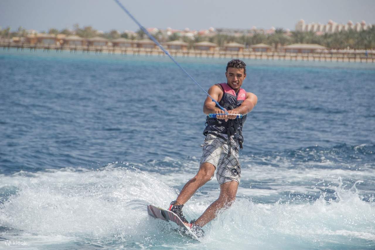 水上スキー＆サブウィング体験（専用送迎付き）－フルガダ