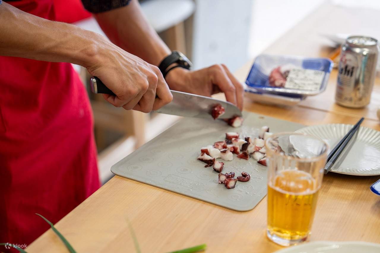 Pengalaman Memasak dan Sake di Rumah Ala Osaka