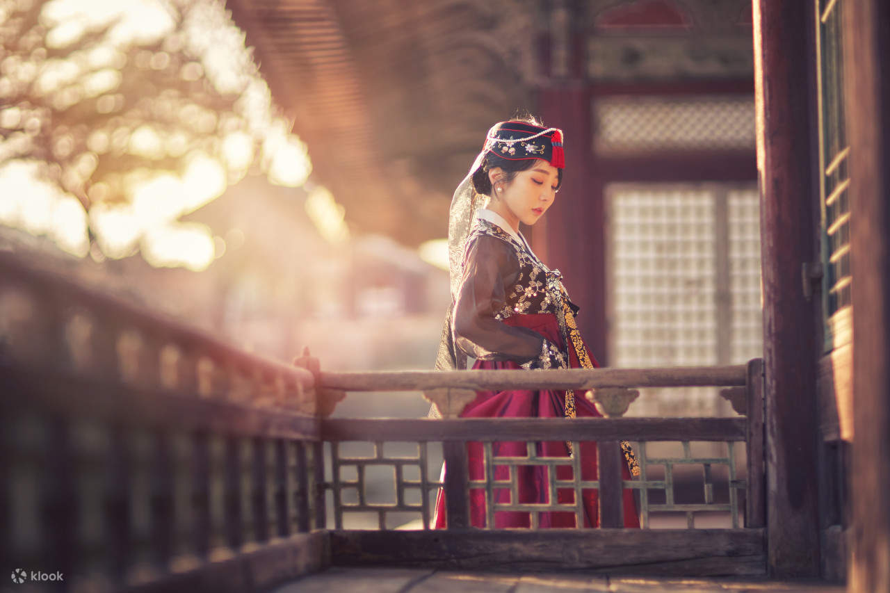 Esperienza Hanbok al Palazzo Gyeongbokgung di Seoul con The Artist Hanbok