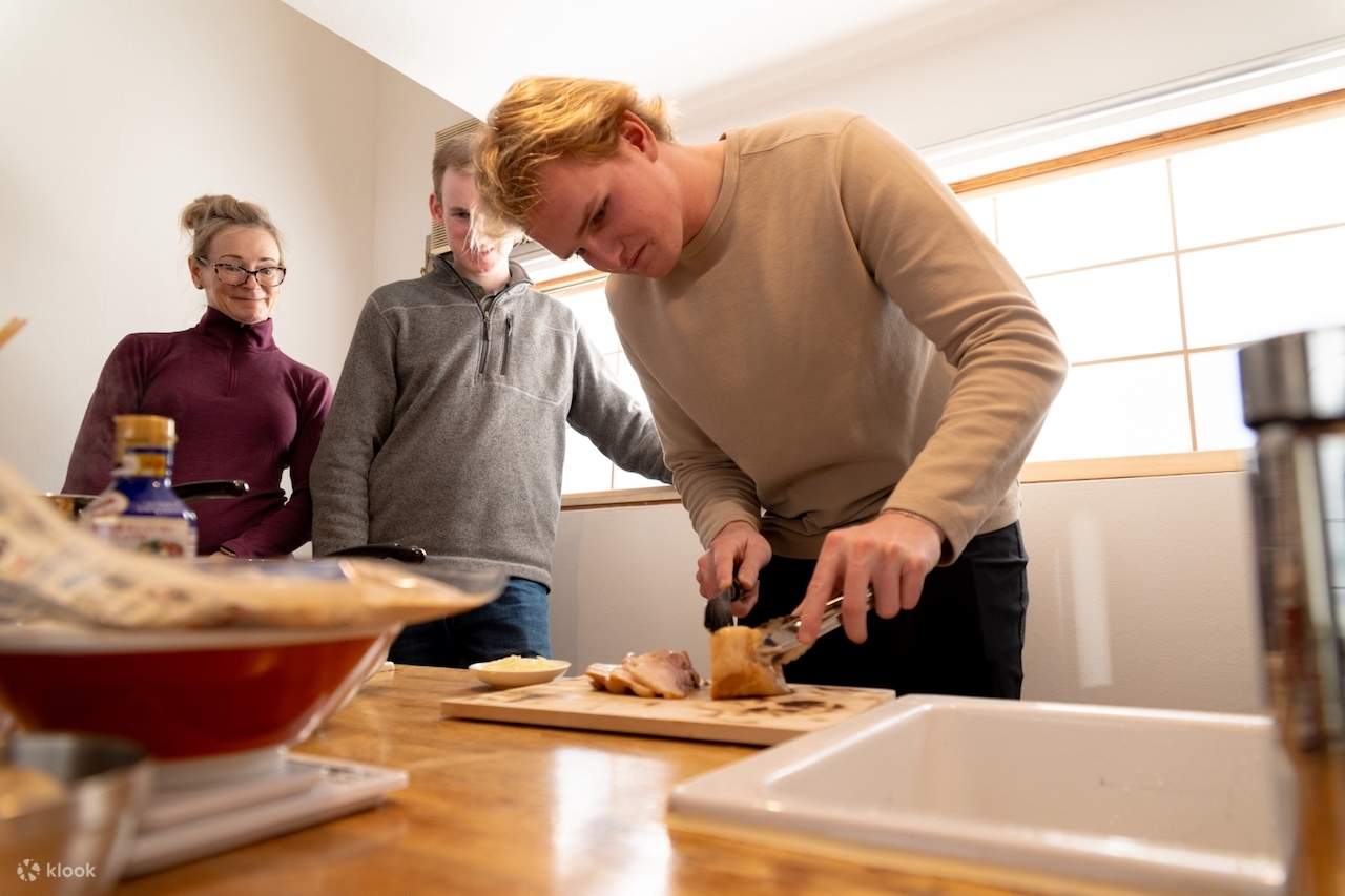 Cours de cuisine et dégustation de saké : Sushi & Ramen à Tokyo !