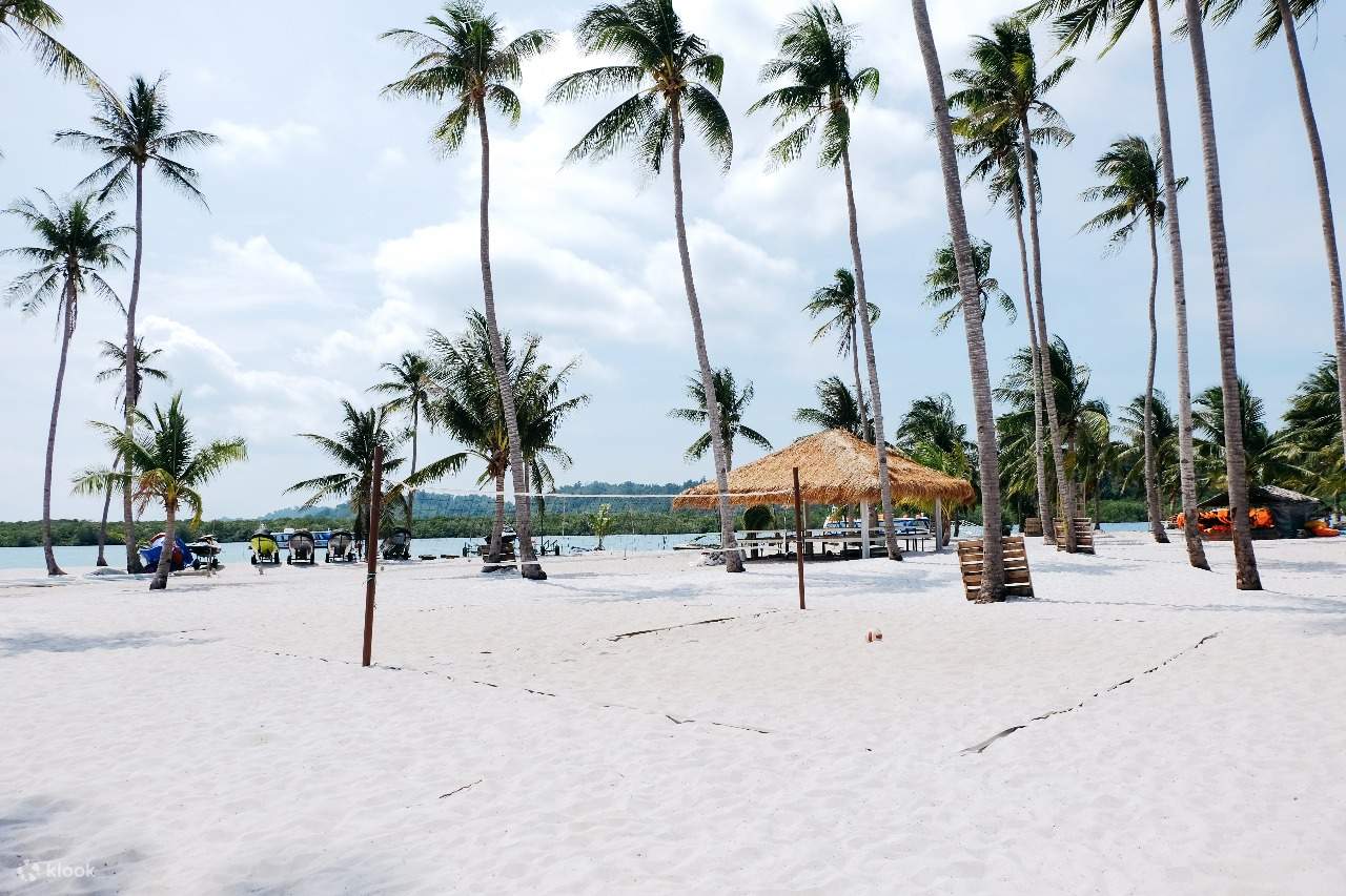 นั่งบานาน่าโบ๊ทที่เกาะรานอ