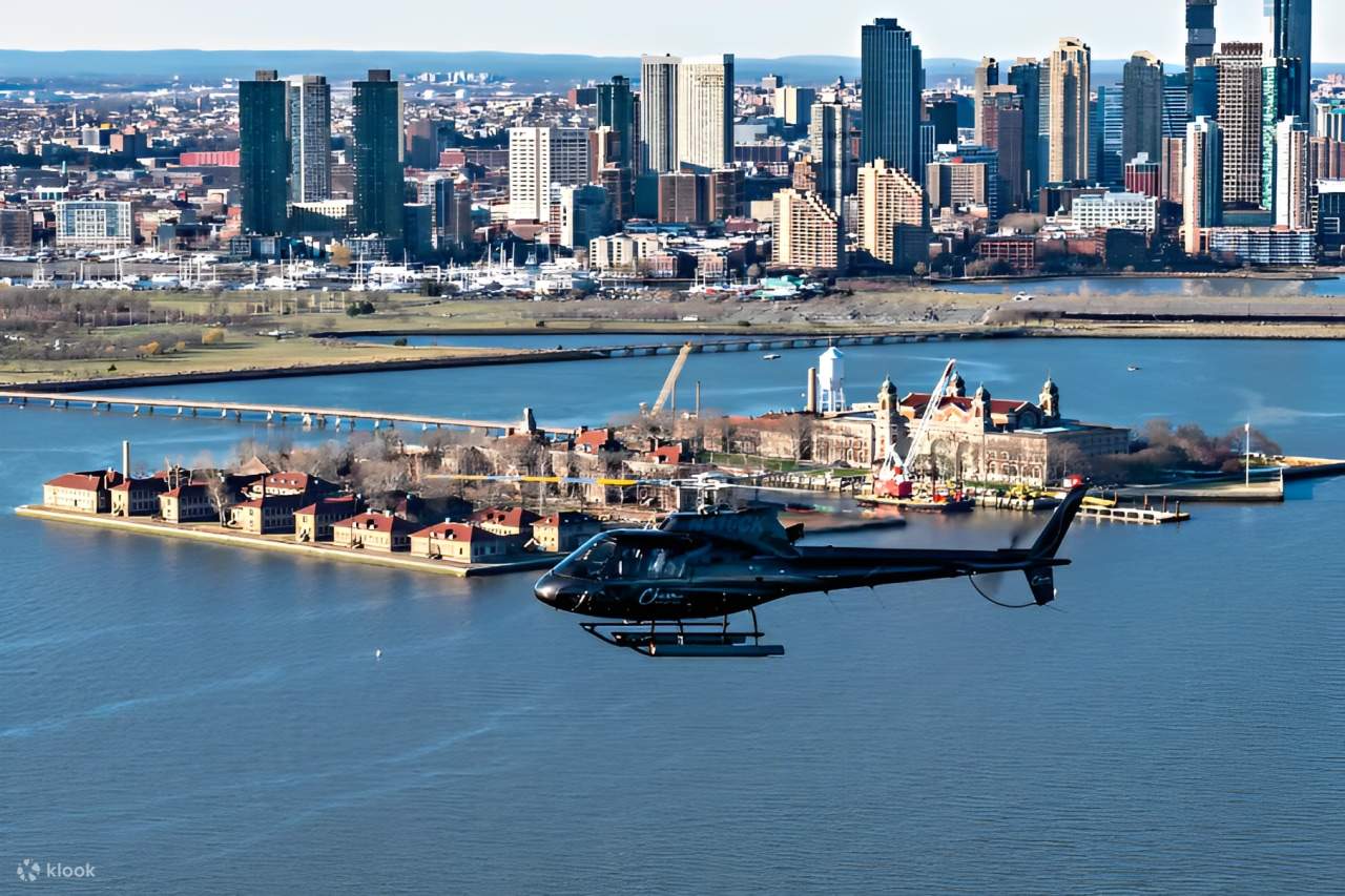 Alami pemandangan kaki langit New York dari atas dengan lawatan helikopter yang mengujakan