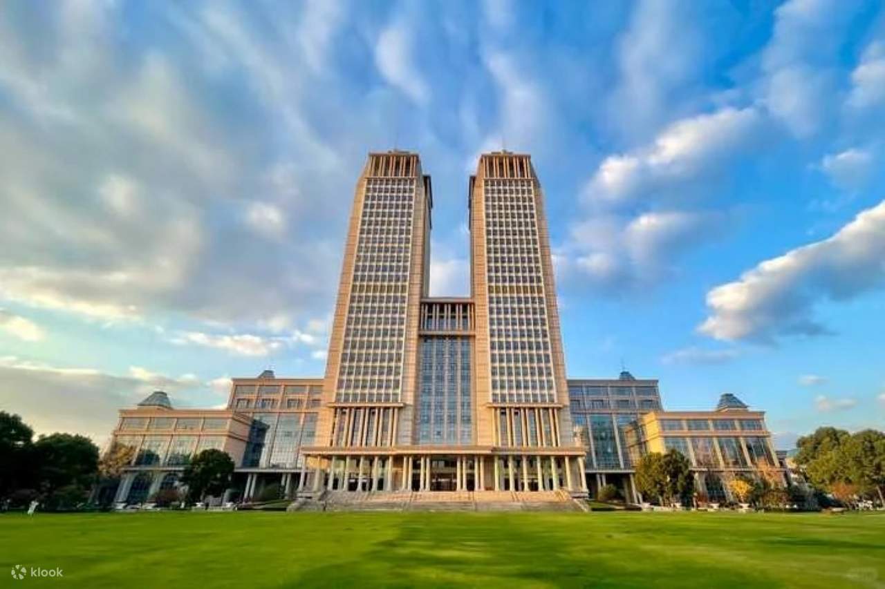 上海复旦大学&上海博物馆一日游(复旦校园漫步+触摸百年学府文脉+赏民国建筑韵味+上海博物馆探珍+凝视千年文物风华+聆听历史回声) - Klook客路