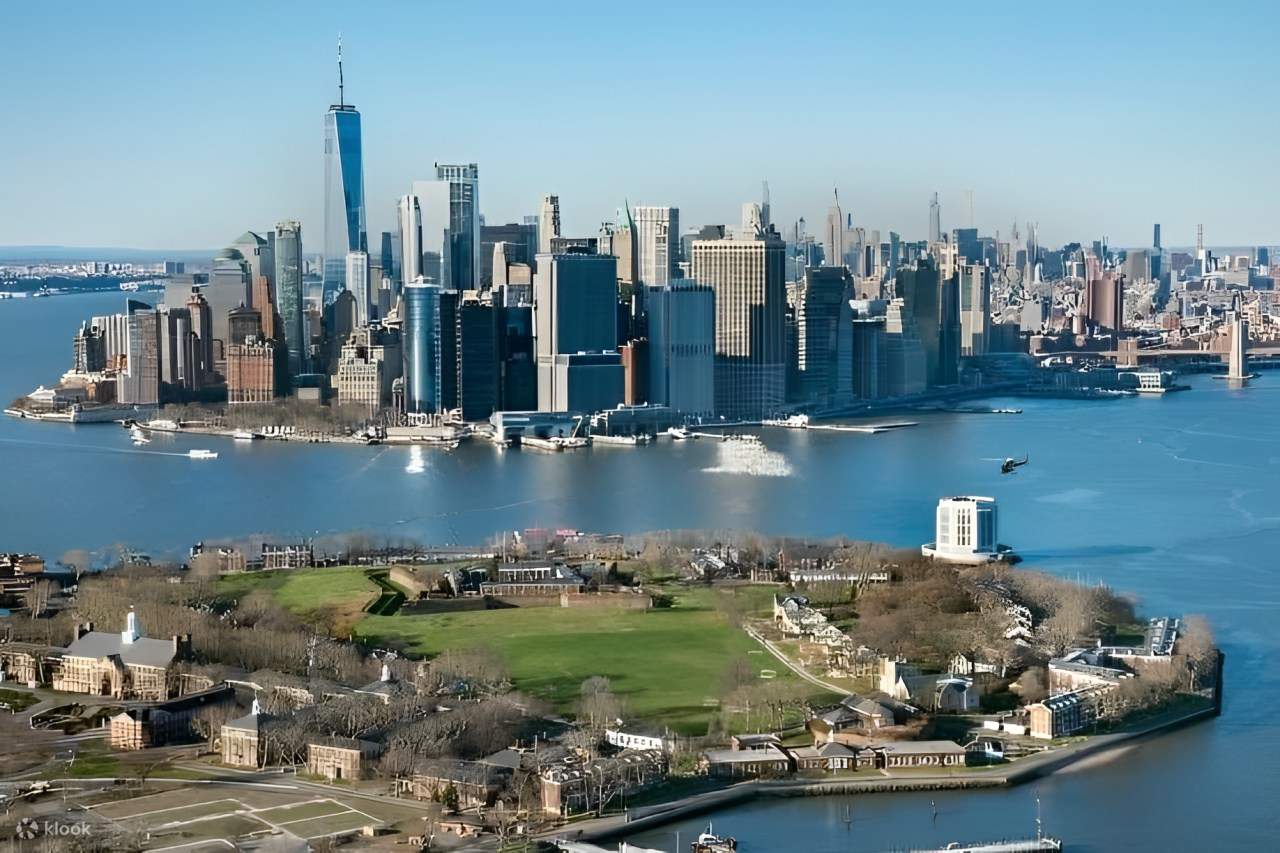 Kagumi pemandangan udara New York yang menakjubkan dari wahana helikopter yang mendebarkan