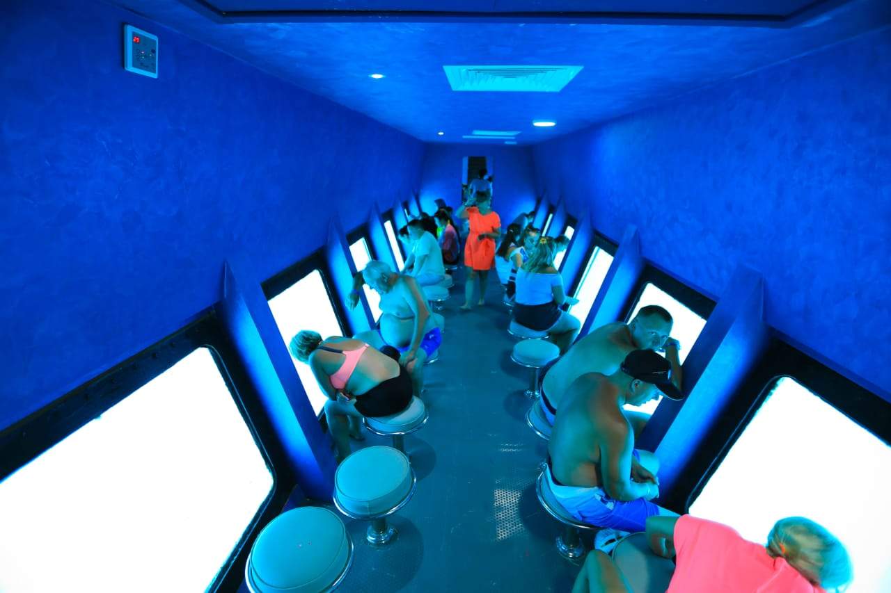 Panorama Semi-Submarine Snorkeling Sea Trip dengan Transfer – Hurghada