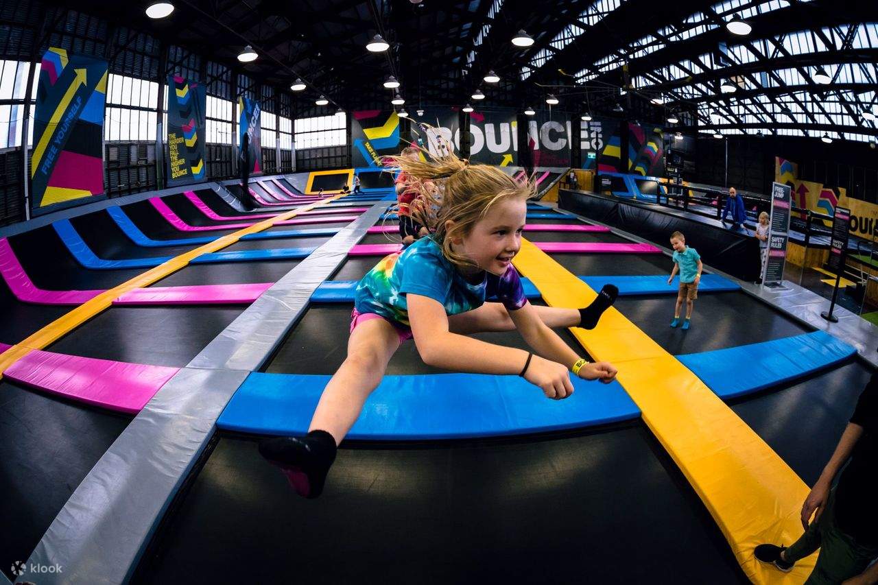 Bounce Thailand di Central Chaengwattana di Nonthaburi