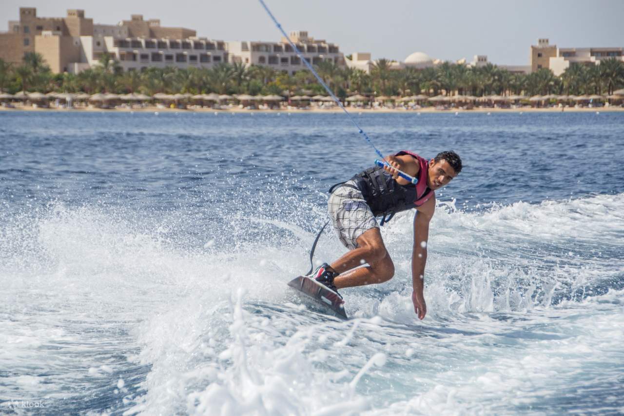 Chuyến phiêu lưu trượt nước và Sub Wing kèm dịch vụ đưa đón riêng - Hurghada