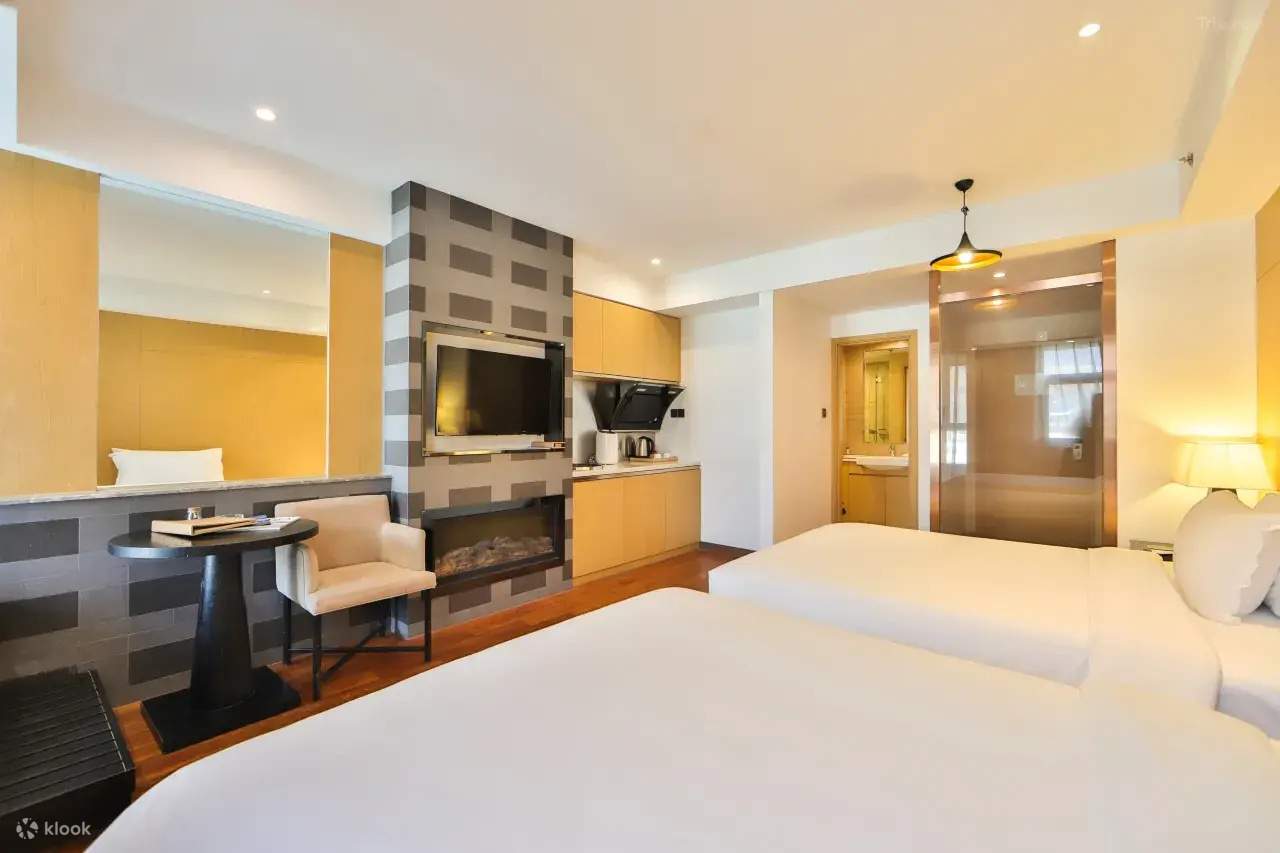 Peking University Hubei America and Beautiful Time Resort Hotel Accommodation Package