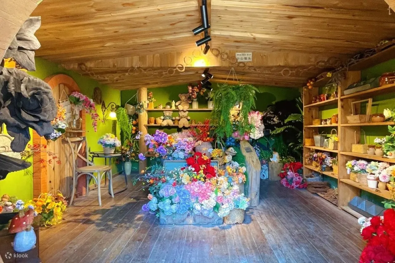 那独具匠心的建筑风格，小巧精致的城堡、圆嘟嘟的蘑菇屋