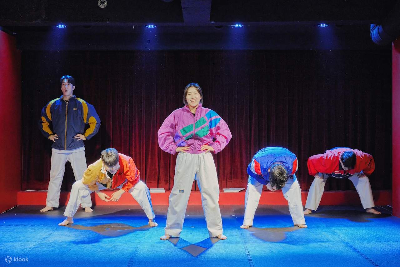 ШОУ: Иммерсивное представление тхэквондо и вечер в пабе в Сеуле