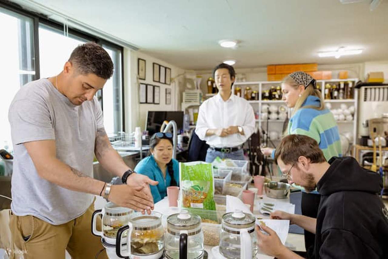 herbal tea class & Korean Medicine tour