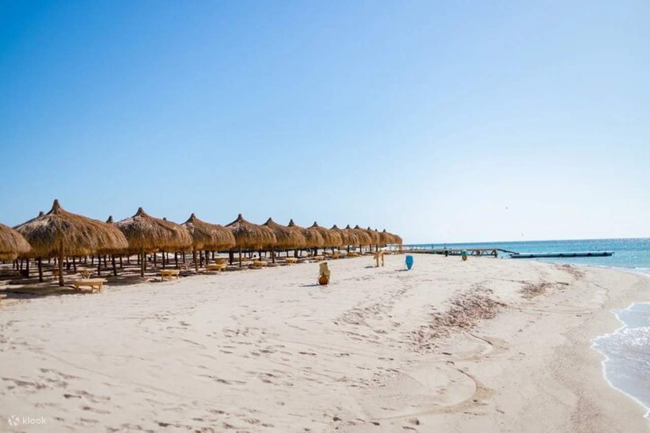 Gita in mare all'isola di Hula Hula con sport acquatici e pranzo – Hurghada