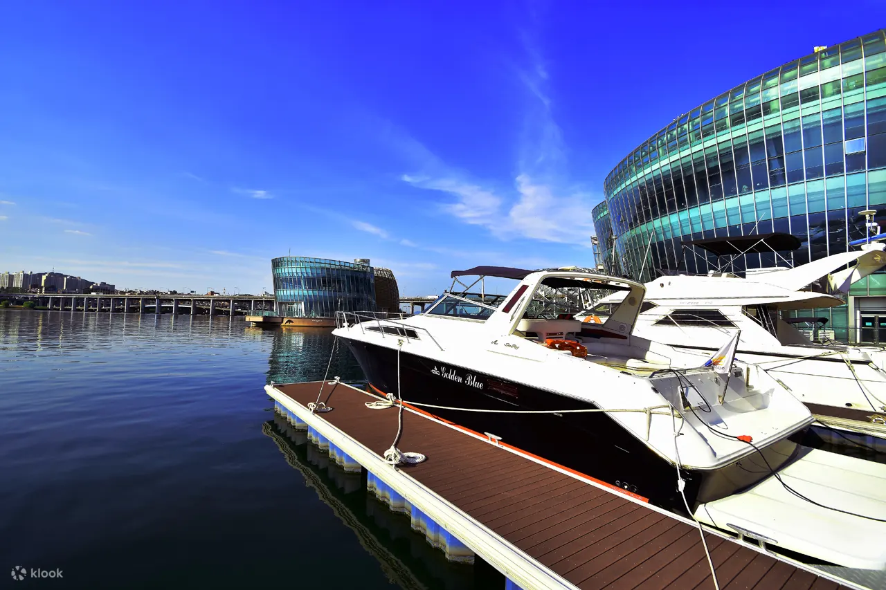 Han River Yacht