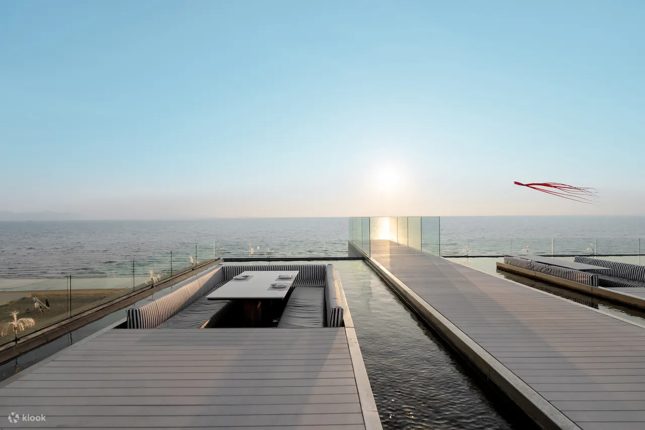 芭堤雅纳仲天阳台度假村 ISEA Sky & The Jetty