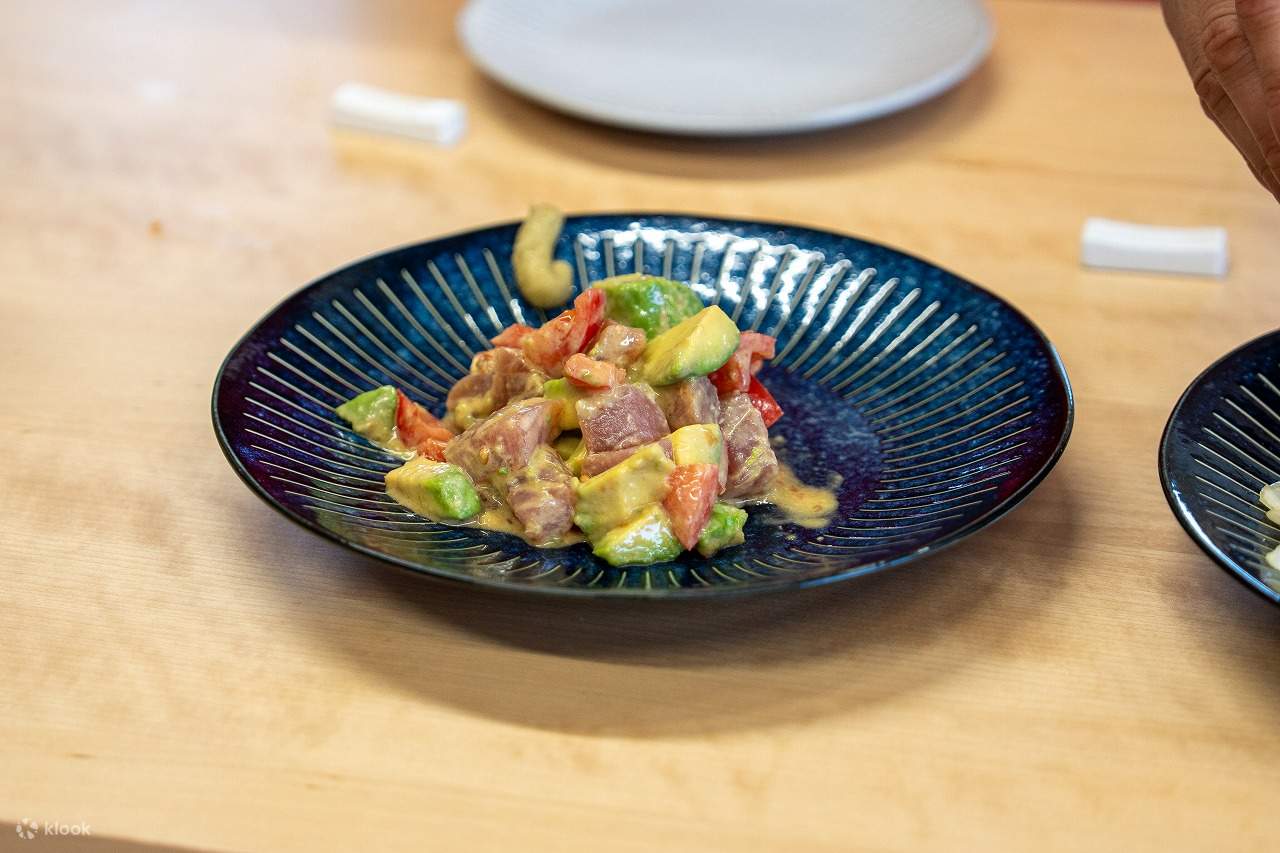 Trải nghiệm nấu ăn và thưởng thức rượu sake tại nhà ở Osaka