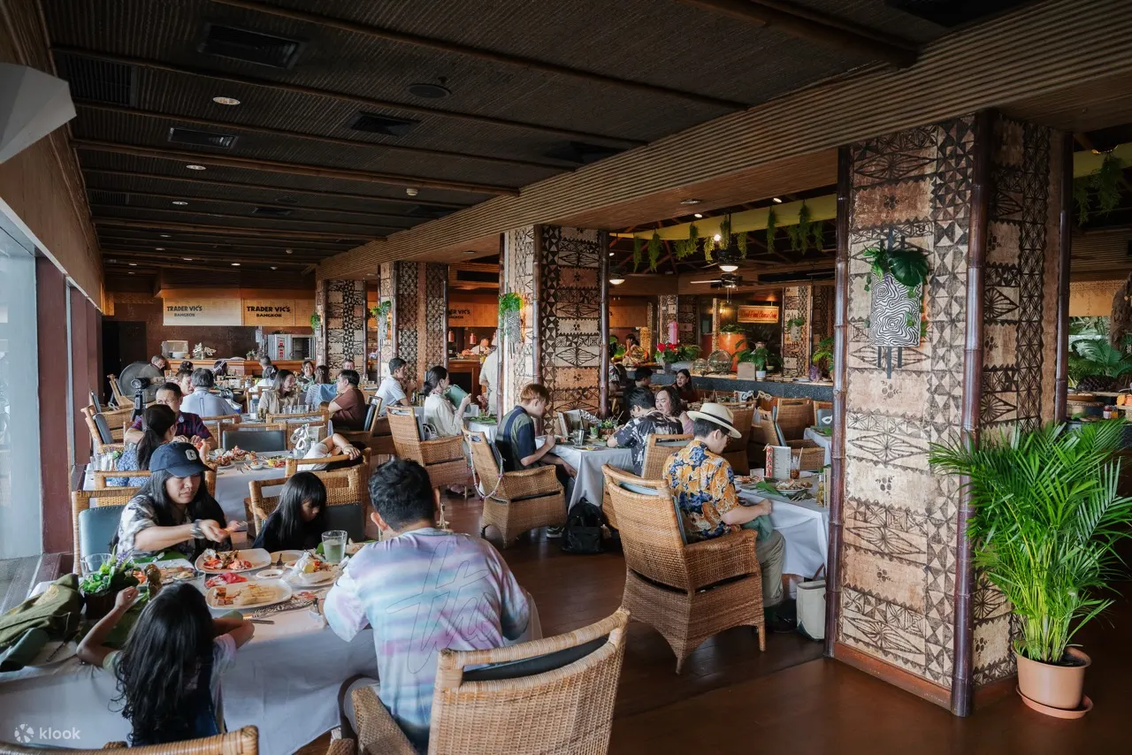 曼谷安纳塔拉河畔度假村的 Trader Vic's