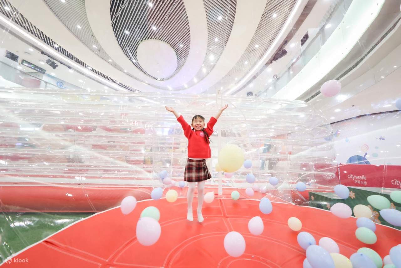 荃新天地姜饼人圣诞充气乐园