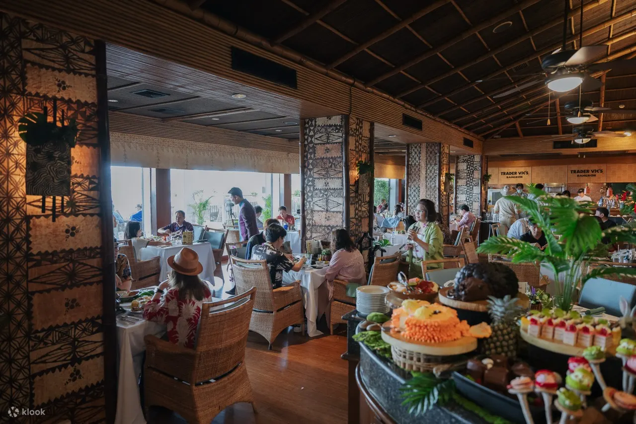 曼谷安纳塔拉河畔度假村的 Trader Vic's