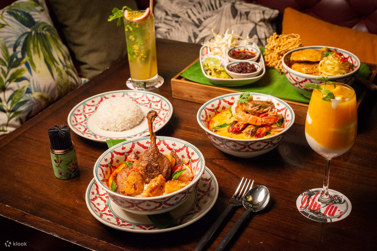 Lily Fu's Asian Bistro tại Mercure Bangkok Sukhumvit 11