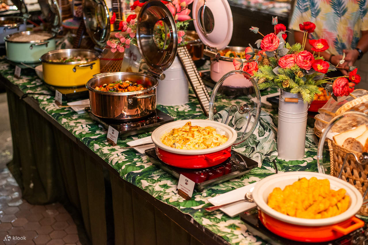 Lily Fu's Asian Bistro tại Mercure Bangkok Sukhumvit 11