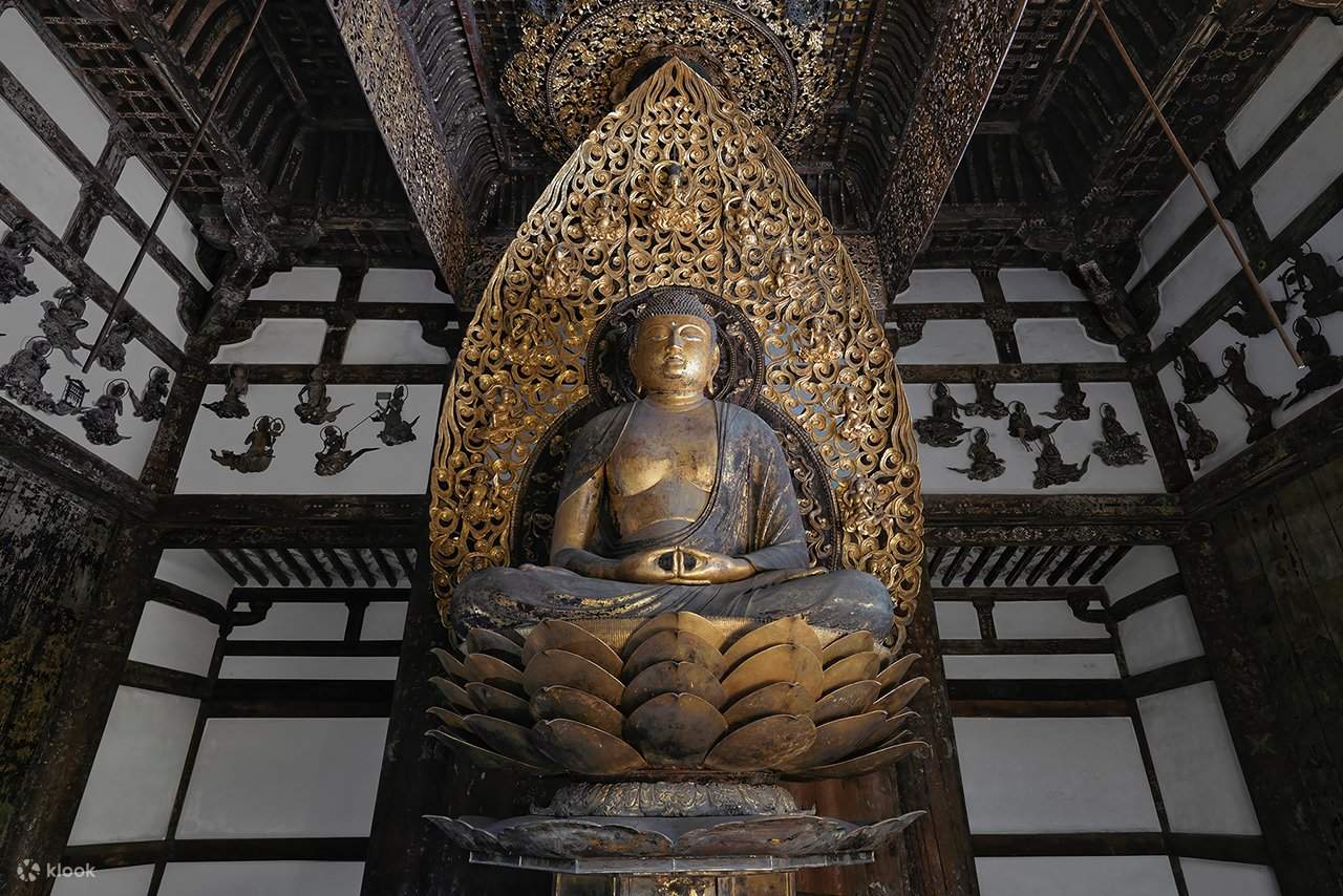 Amida Buddha sculpture