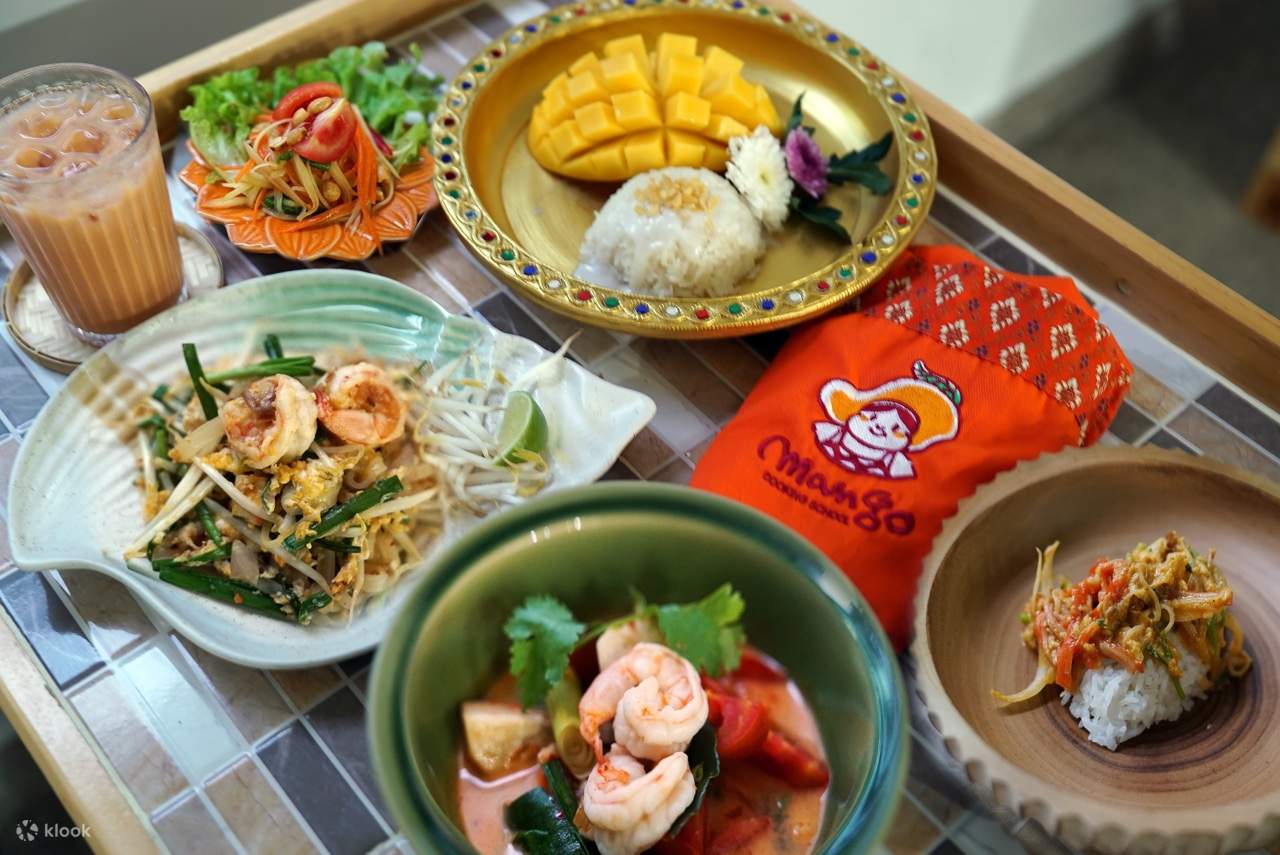 Kelas Memasak Thailand oleh Mango Cooking School - Bangkok
