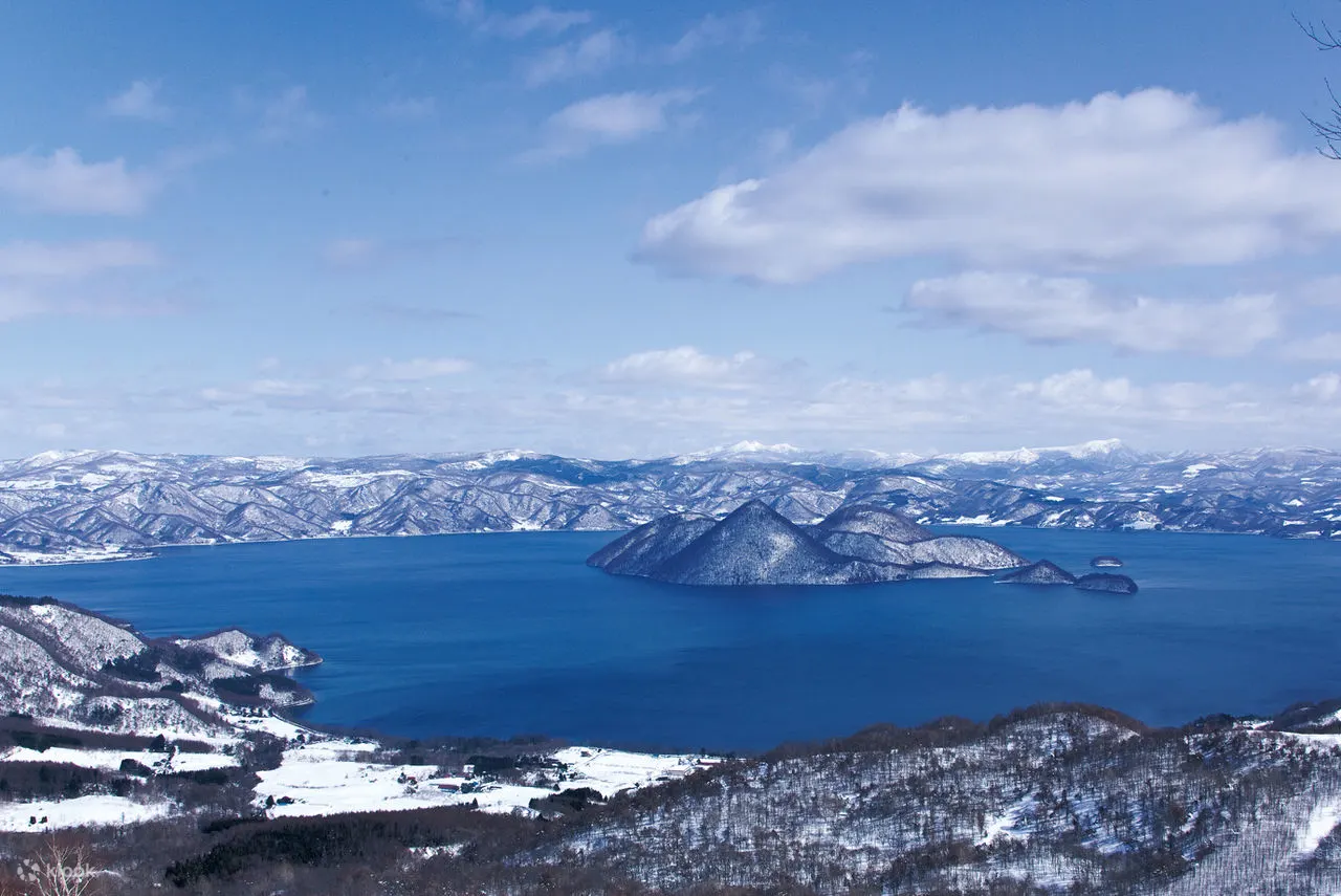 Winter Vacation: Noboribetsu Lake Toya Tour from Sapporo (English / Chinese Guide)