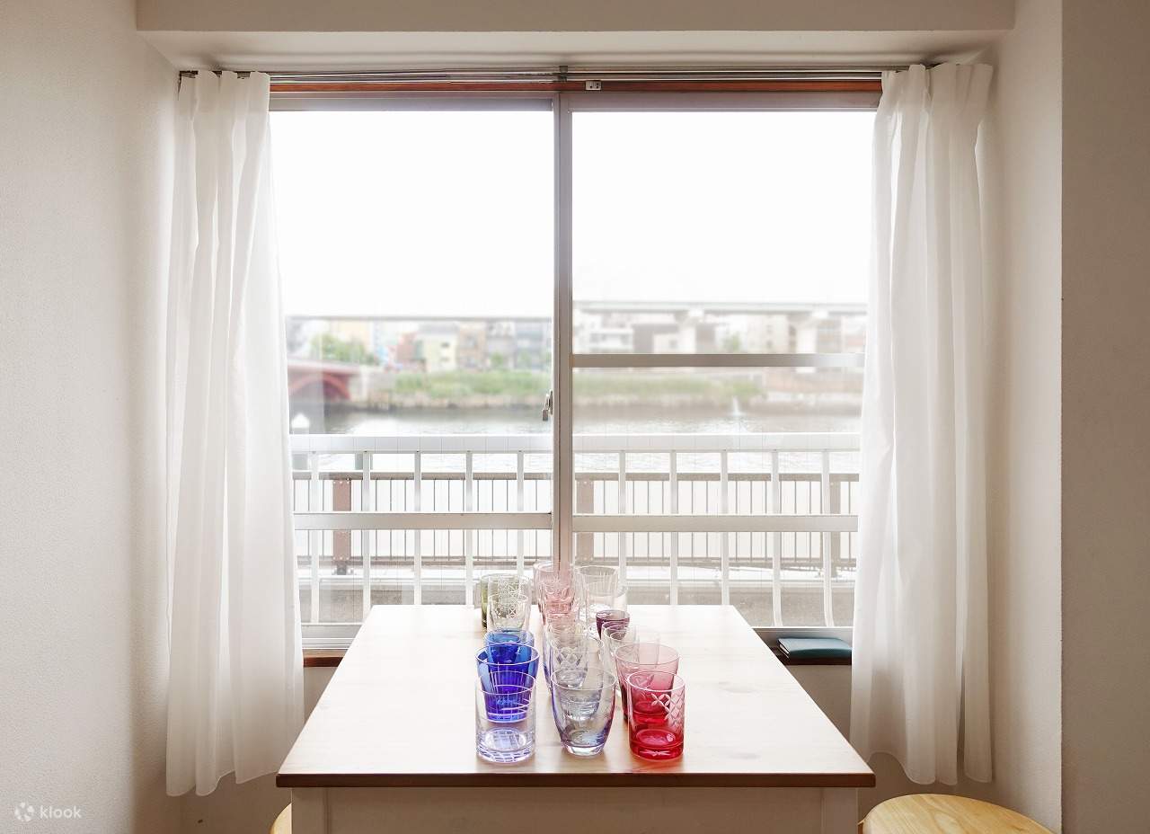 ประดิษฐ์แก้วเอโดะคิริโกะ (Edo Kiriko Glass) ที่เป็นเอกลักษณ์ของคุณเองใน อาซากุสะ