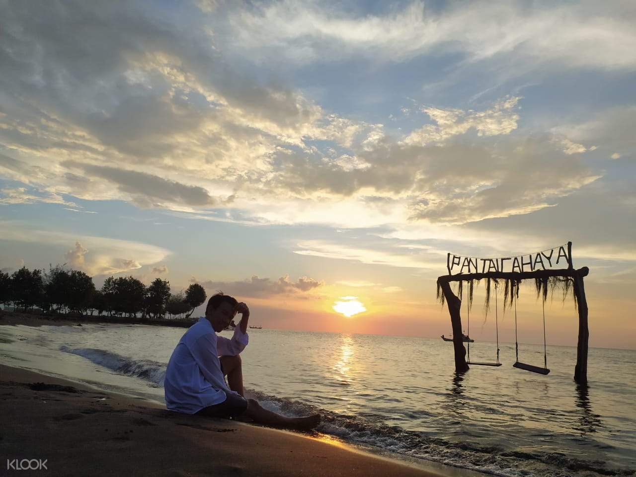 Tiket Pantai Cahaya (Cahaya Beach) di Semarang Tiket Pantai Cahaya (Cahaya Beach) di Semarang