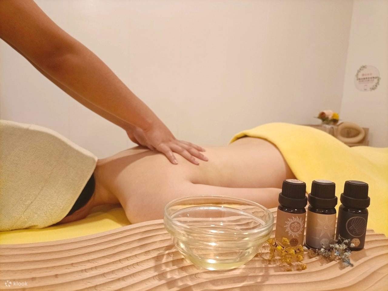 Massage tinh dầu trị liệu Thành Tuyên Duyên Phương