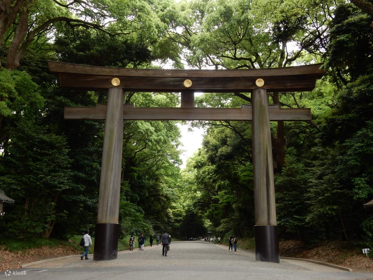 entrance arch of meiki shrine