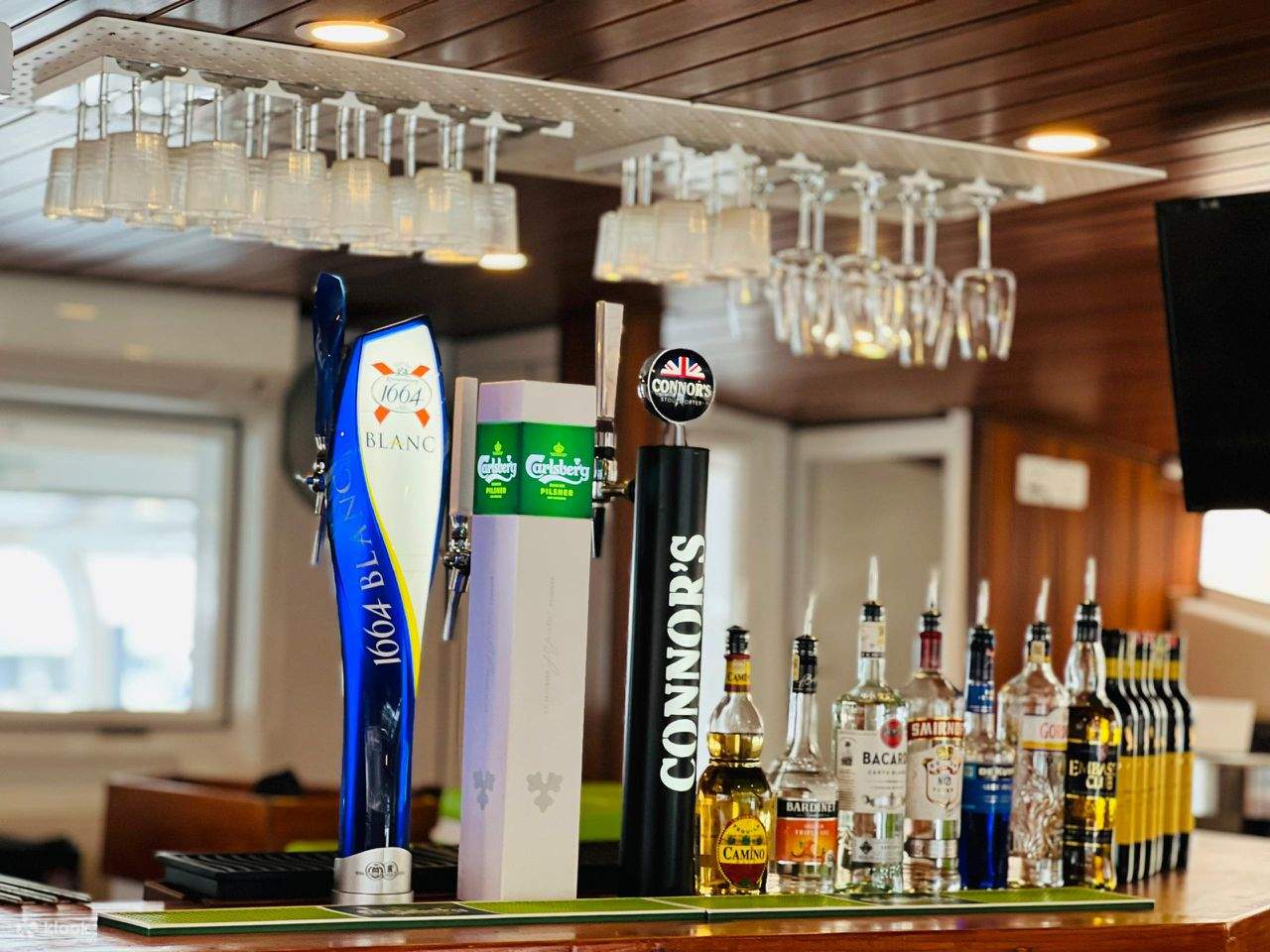 Premium Sunset Cruise & Makan Malam dengan Kapal Layar di Langkawi