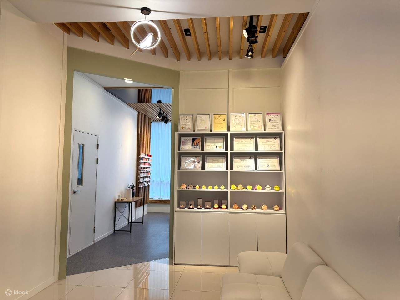 寬敞、潔淨又靜謐，讓您盡情享受的美甲體驗就在這裡。