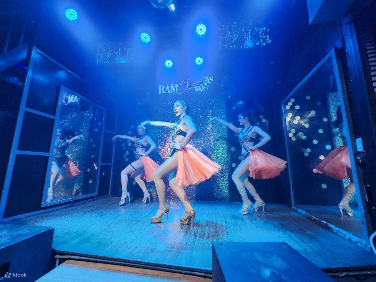 치앙마이의 밤: 도시의 트랜스젠더 문화 탐험