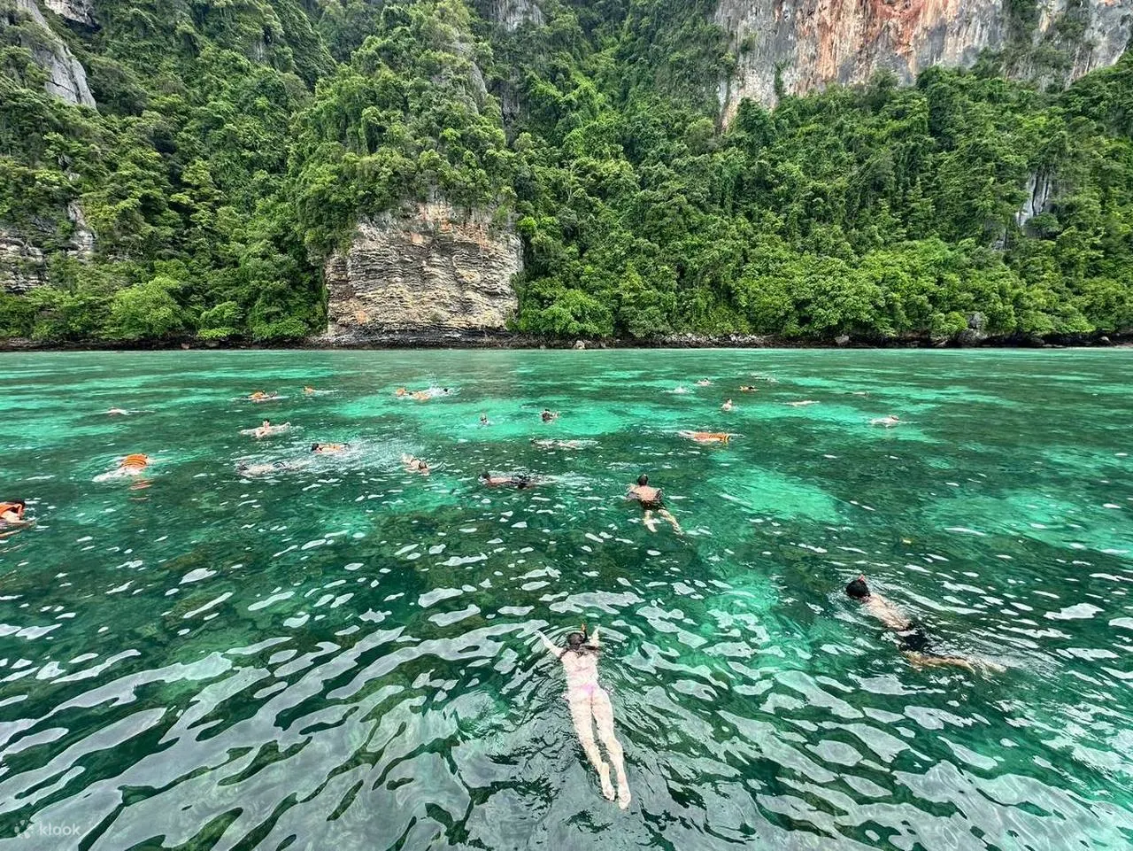This image has an empty alt attribute; its file name is PhiPhi,MayaBay,andKhaiIslandSpeedboatTourfromPhuket.webp