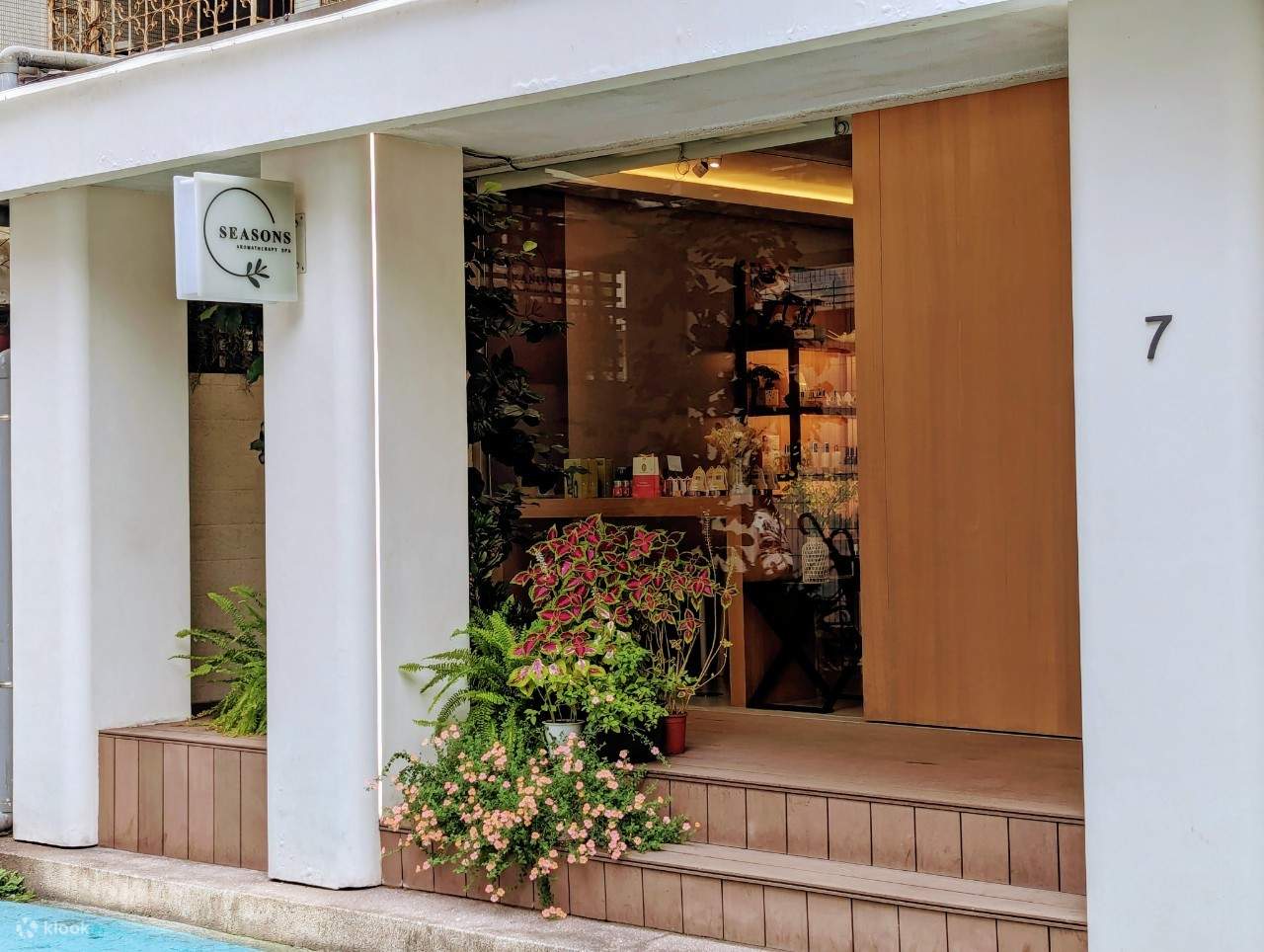 Seasons Aromatherapy Spa