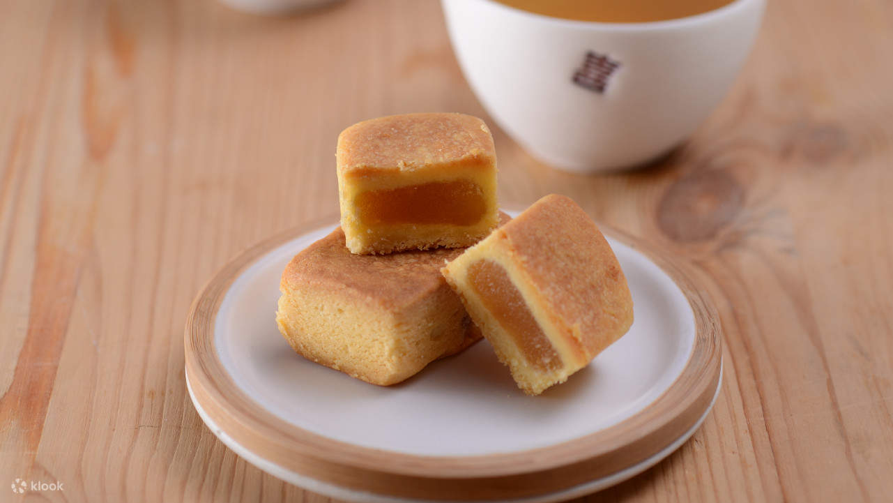 Kek nanas Jiu Zhen Nan, cenderahati kek nanas, pengambilan kek nanas di lapangan terbang