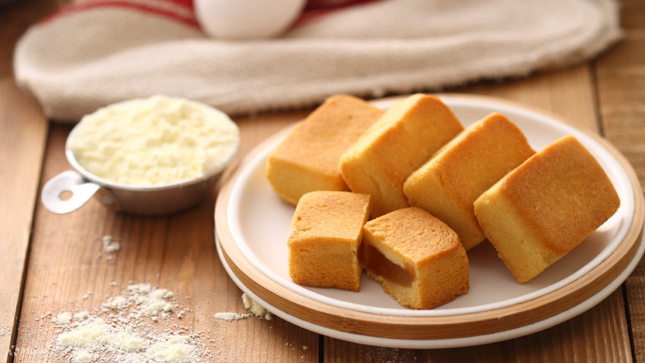 Kek nanas Jiu Zhen Nan, cenderahati kek nanas, pengambilan kek nanas di lapangan terbang