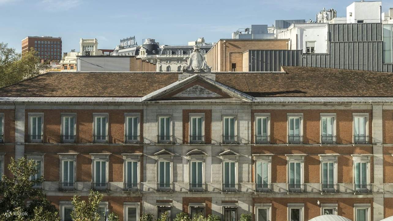 9. Mặt tiền Thyssen-Bornemisza