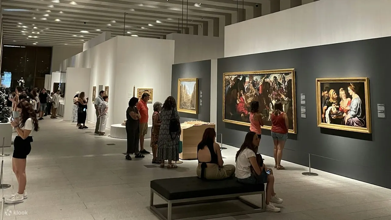 在马德里皇家收藏画廊探索精美的绘画、雕塑和皇家珍宝