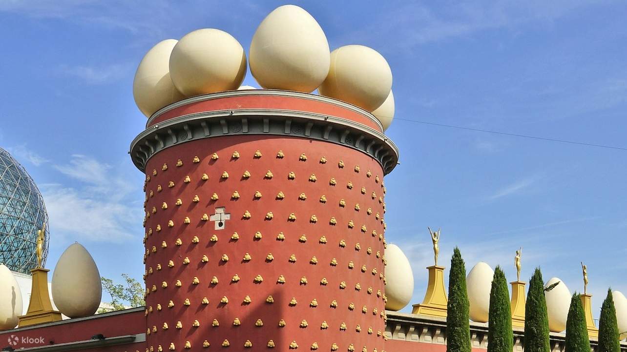 La arquitectura surrealista del Teatro-Museo Dalí destaca en Figueres